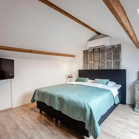 Hébergement de vacances At The